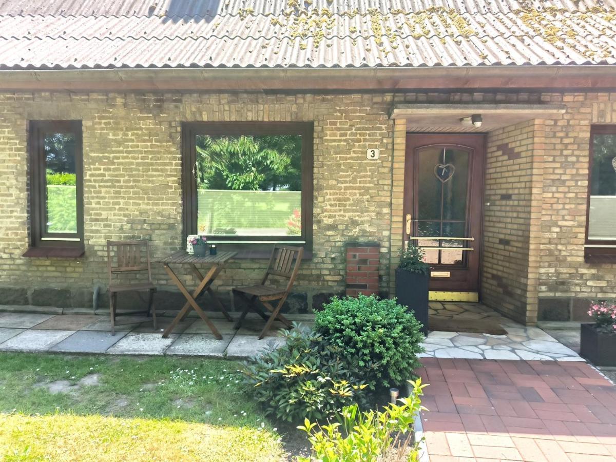 Ferienwohnung Zwischen Den Meeren - Schoene Und Gemuetliche Fewo Mit Garten Dorpstedt Eksteriør billede